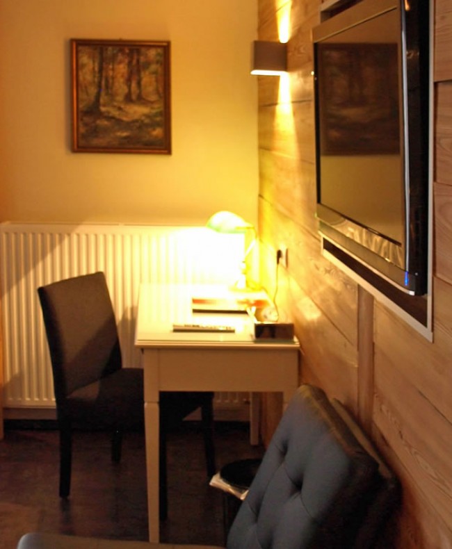 Schreibtisch