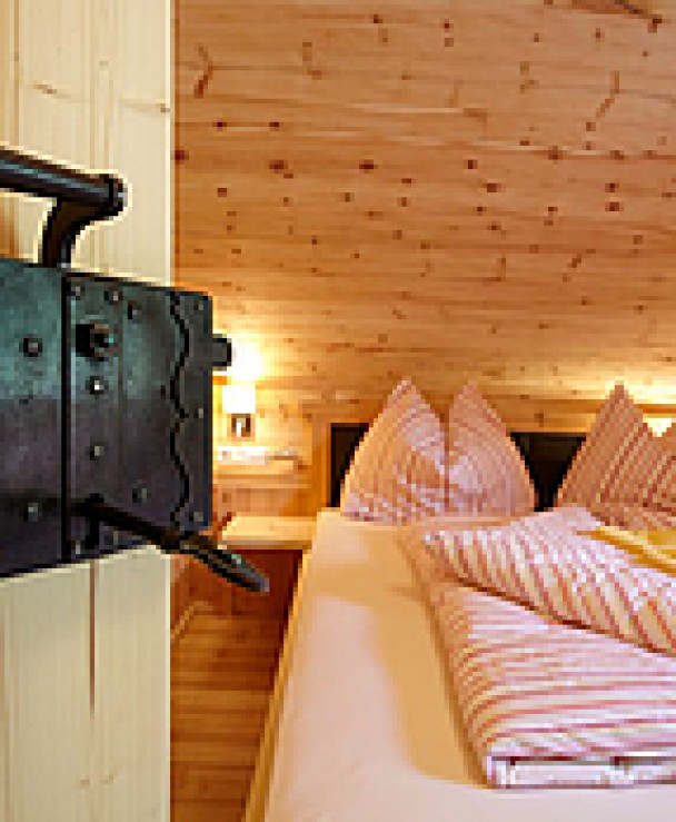Gemütliches Schlafzimmer zum Entspannen und Wohlfühlen